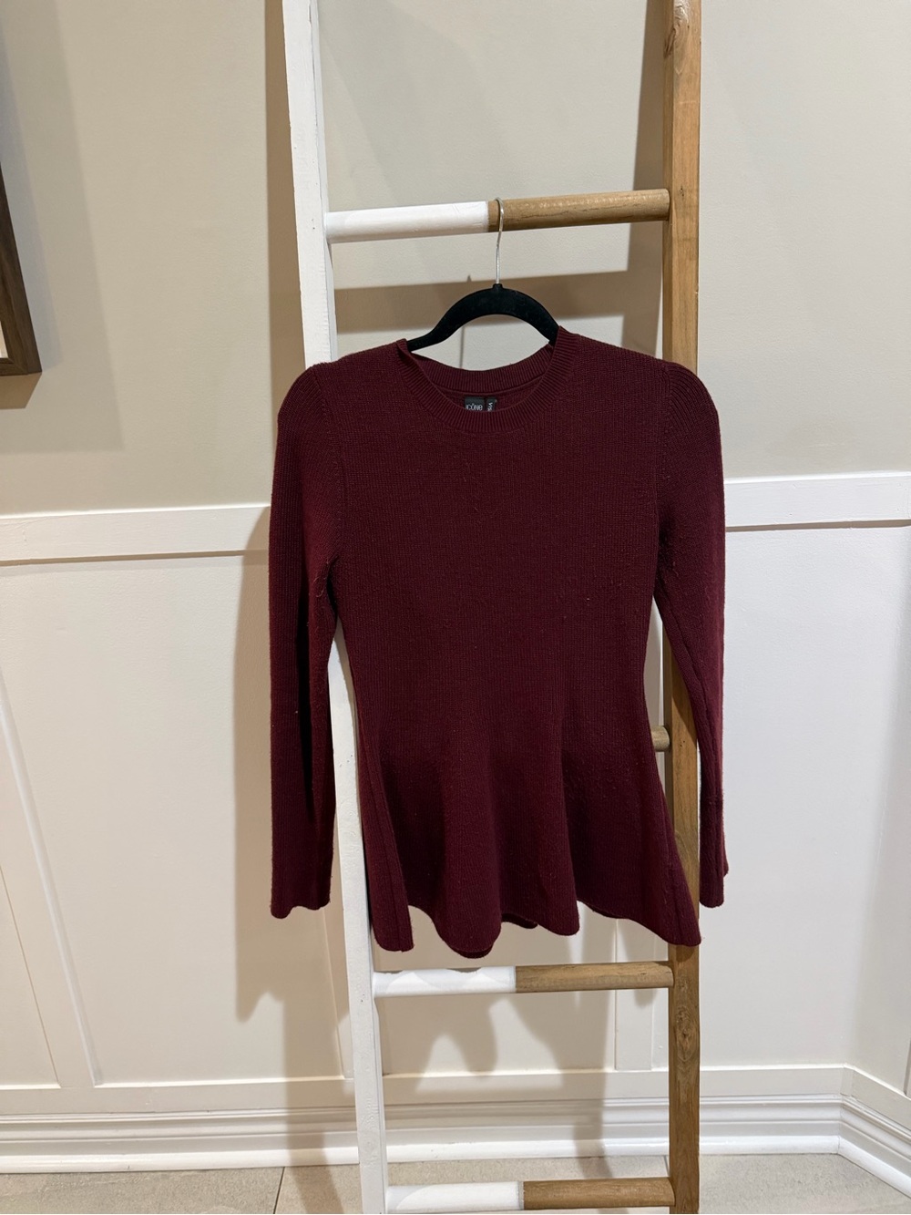 Simon’s Women’s peplum Knit Top - Burgundy
